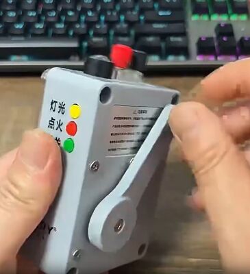USB 5 Volts Hand Crank Generator Emergency Phone Charger Outdoor Camping Lighting Ignition